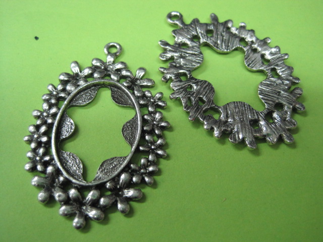 Metalne komponente-medaljoni