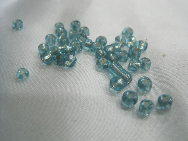 Staklene perlice-4mm